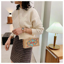 Load image into Gallery viewer, LUXE BLING QUEEN OF HEARTS GOLD RHINESTONE EVENING CLUTCH CASE BAG
